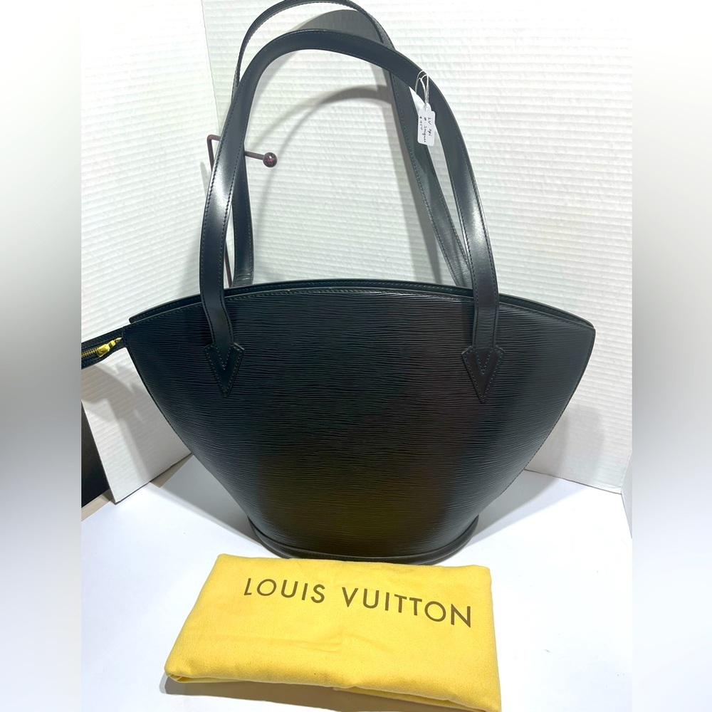 Louis Vuitton Epi St Jacques in Black leather with dust bag. Preloved.